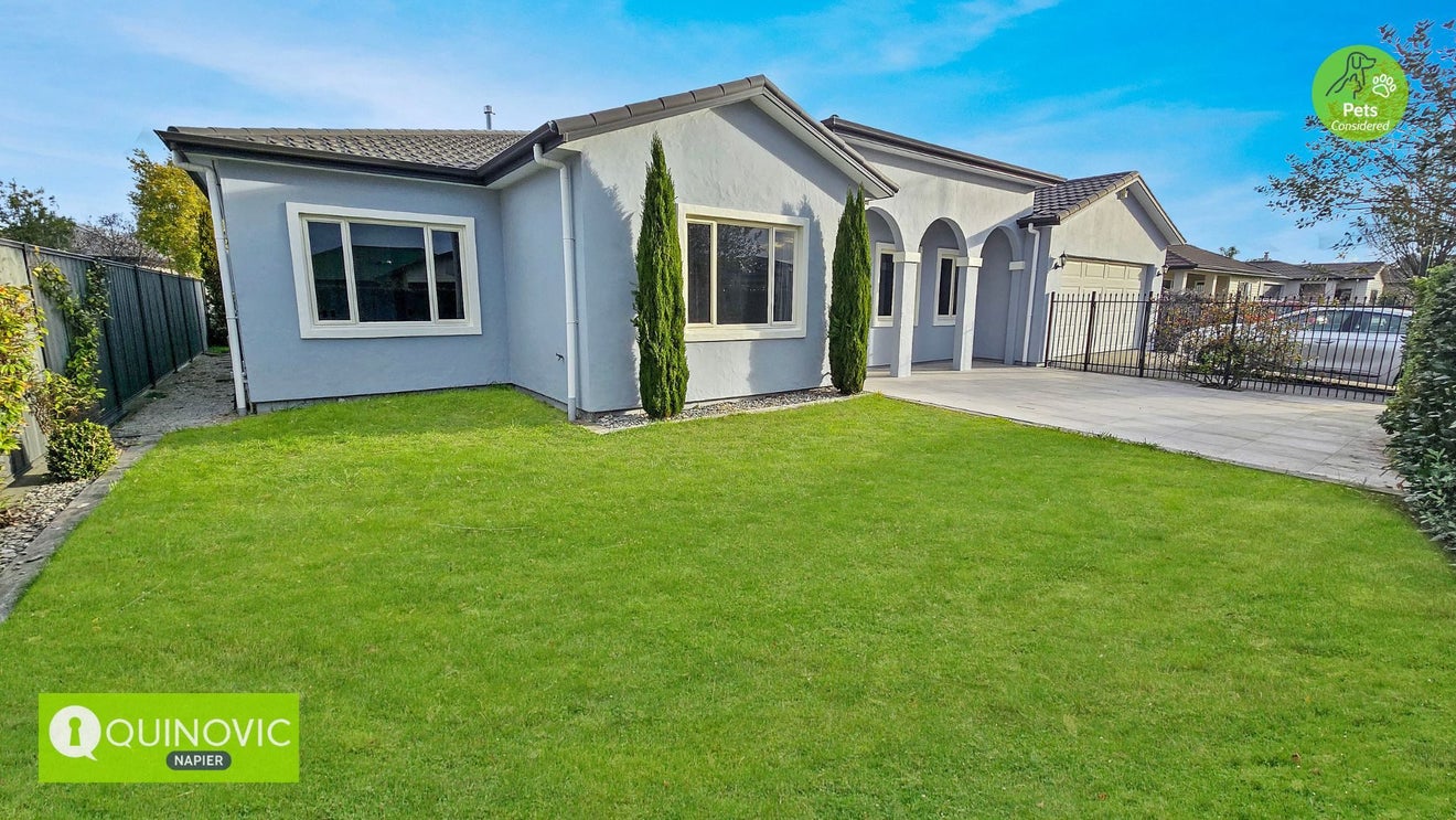 16 Palliser Place, Poraiti, Napier - Carousel 1