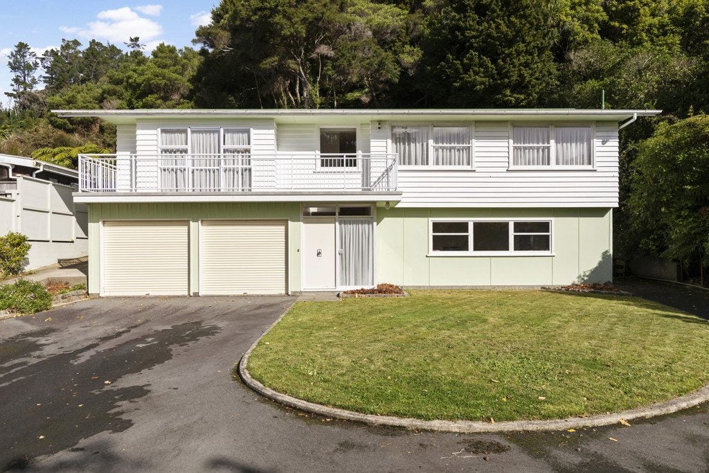 134 Hine Road, Wainuiomata, Lower Hutt - Carousel 1