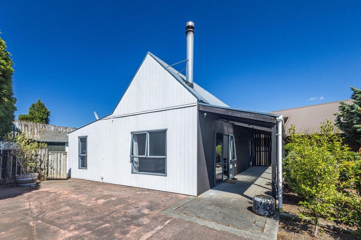 21 Willow Lane, Ohakune - Carousel 2