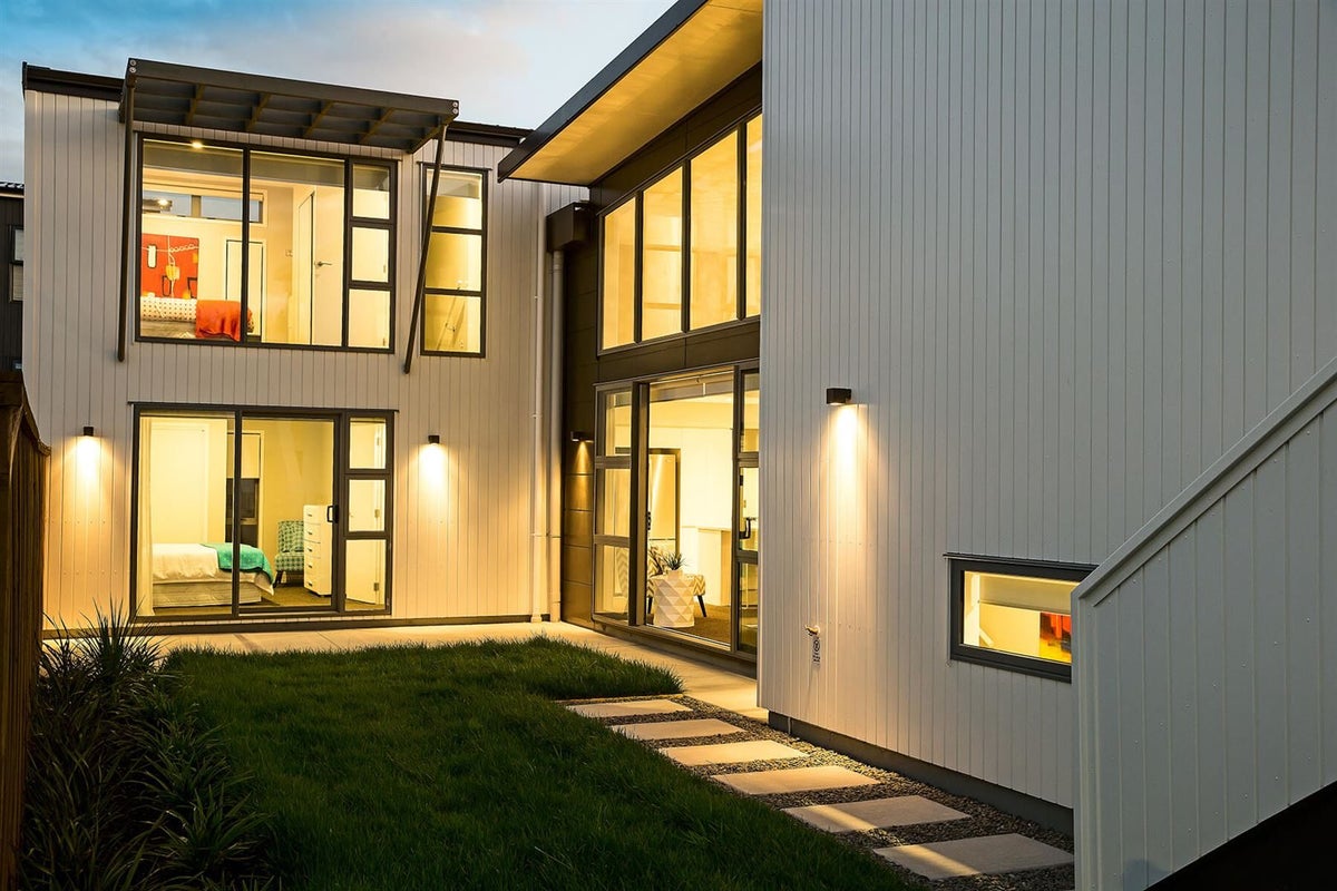 4 Liquidambar Drive, Hobsonville, Auckland - Carousel 1