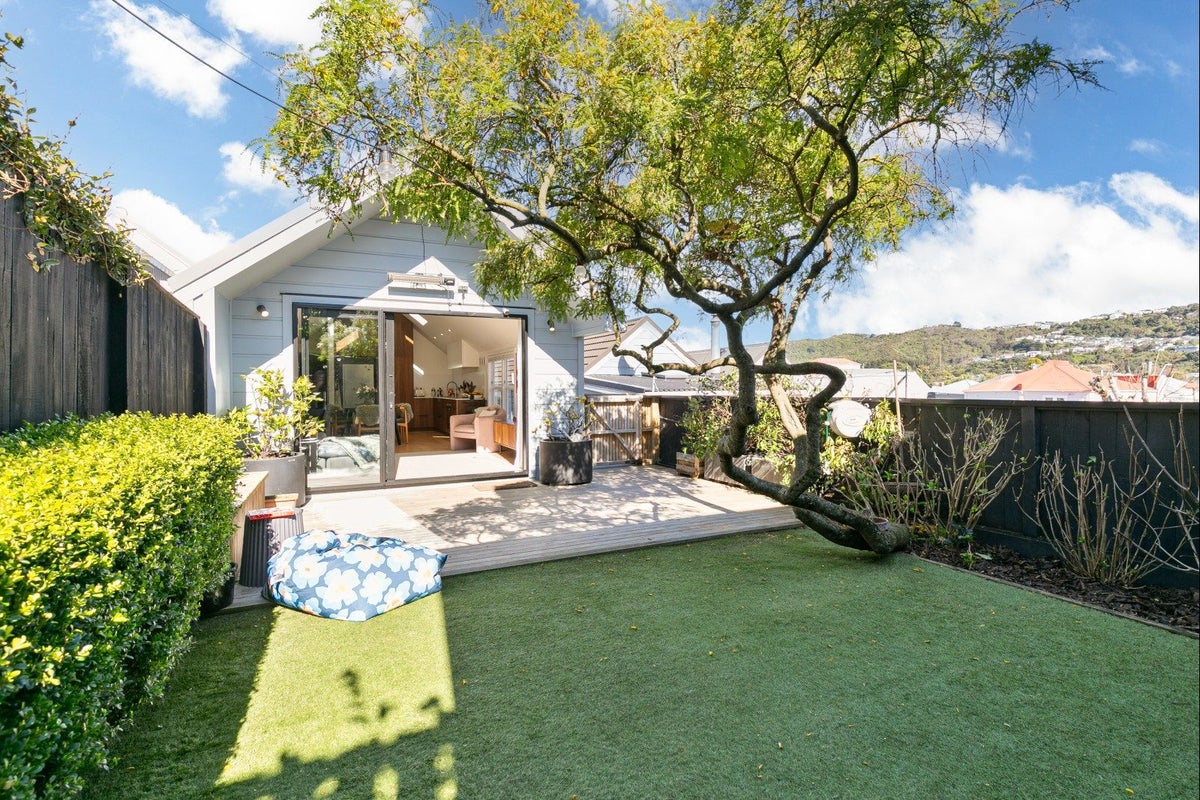 15 Milton Street, Berhampore, Wellington - Carousel 2