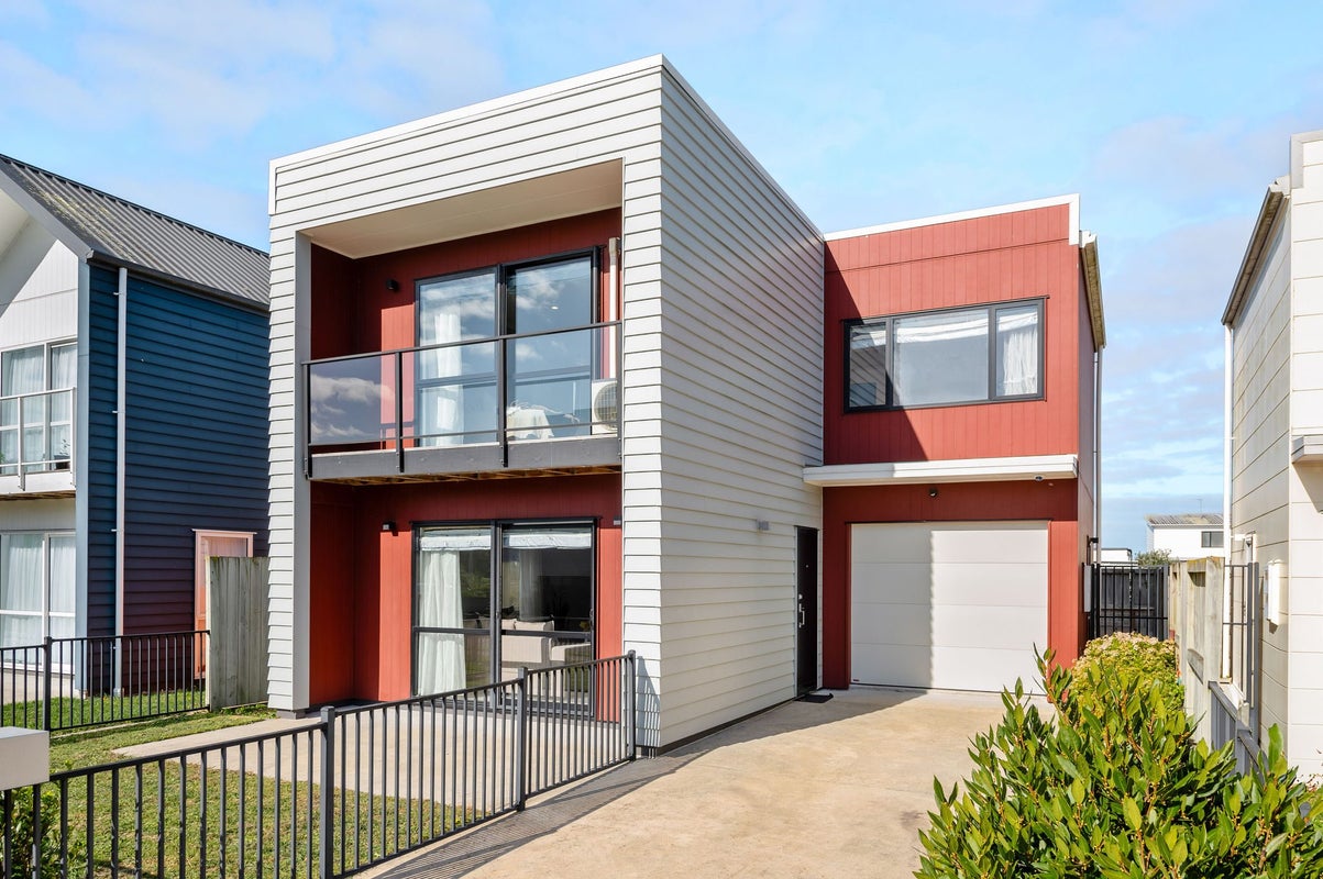 17 Anna Jean Crescent, Flagstaff, Hamilton - Carousel 1