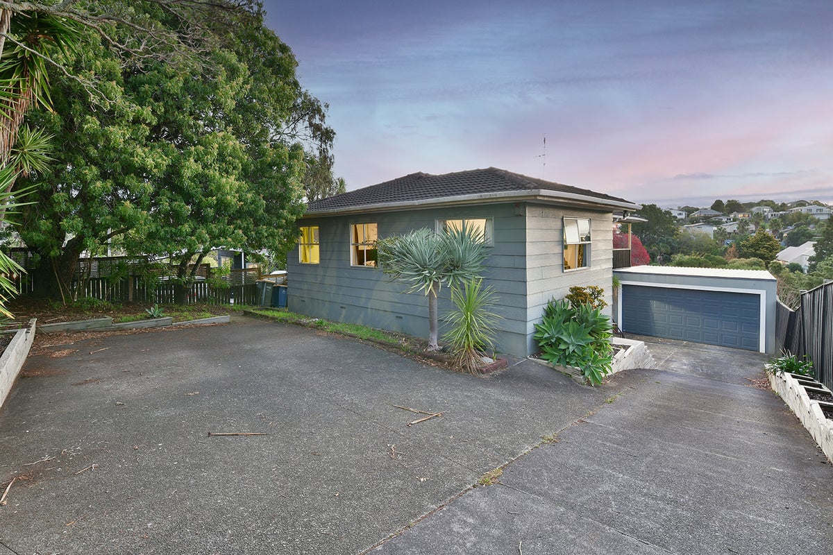132 Deep Creek Road, Torbay, Auckland - Carousel 1