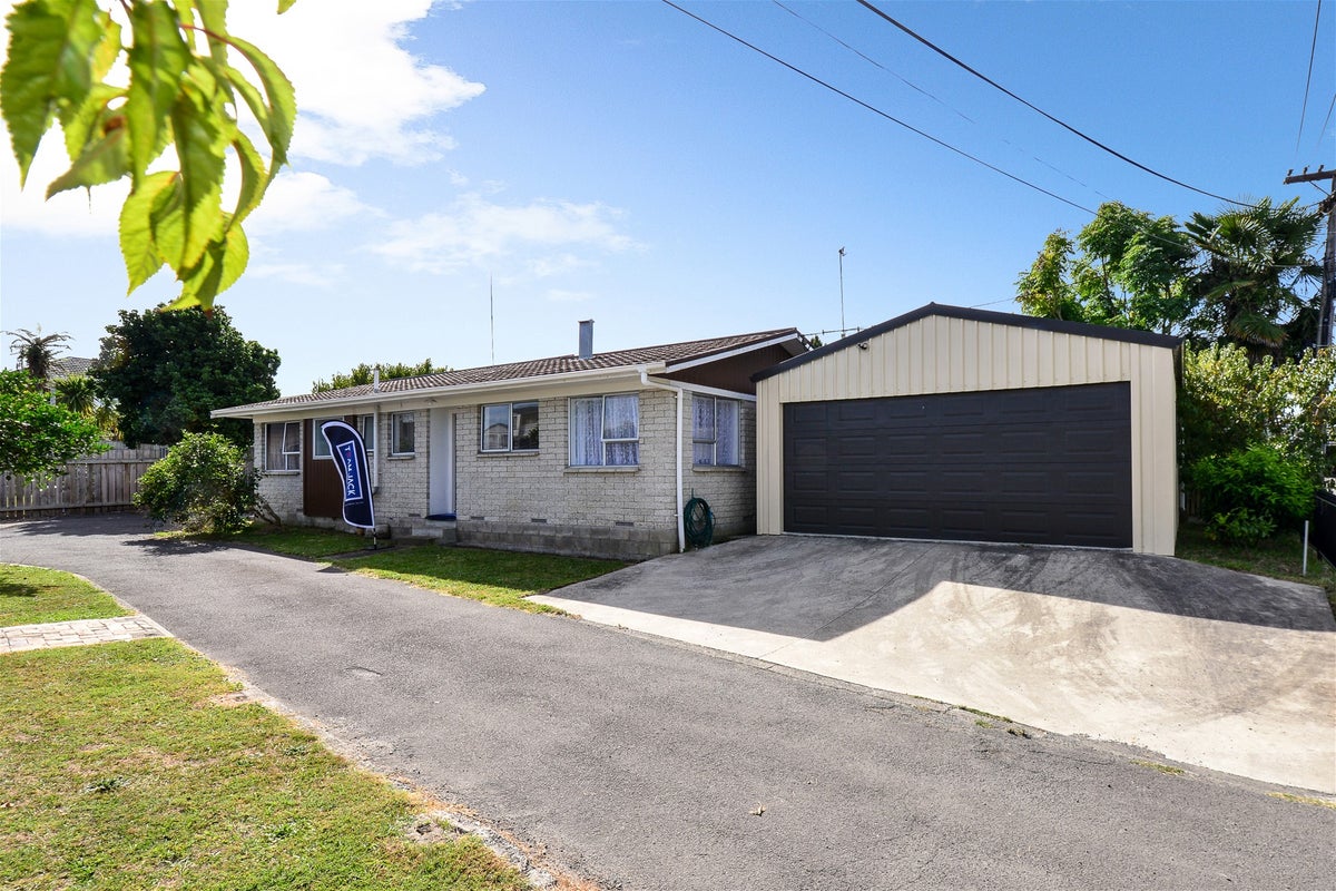 6 Unity Lane, Melville, Hamilton - Carousel 1
