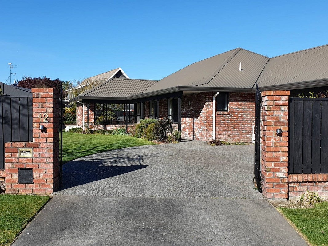 12 Creese Place, Redwood, Christchurch - Carousel 1