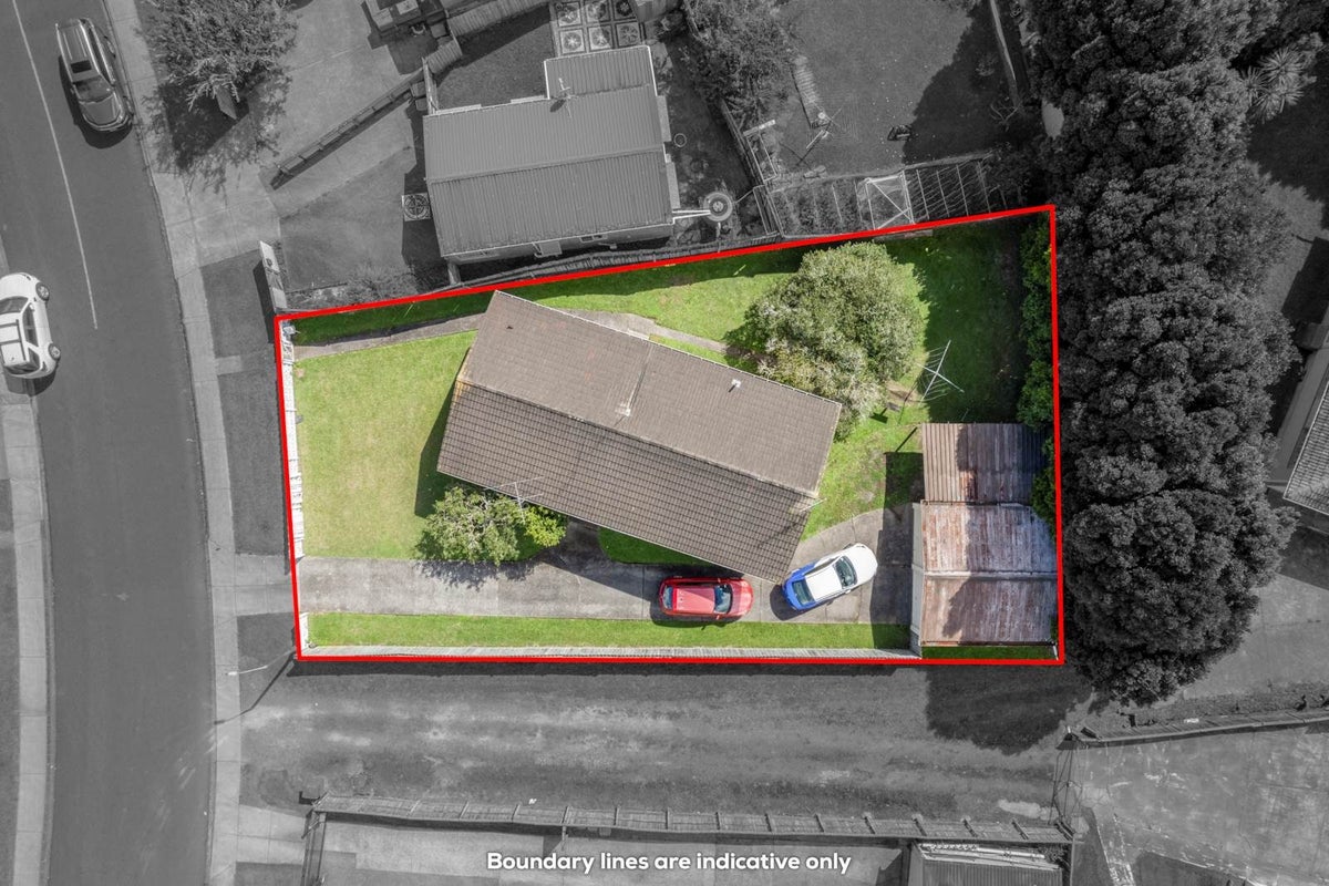 35 Thornlow Street, Glendene, Auckland - Carousel 1