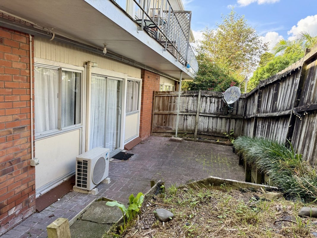 2/50 Gowing Drive, Meadowbank, Auckland - Carousel 1