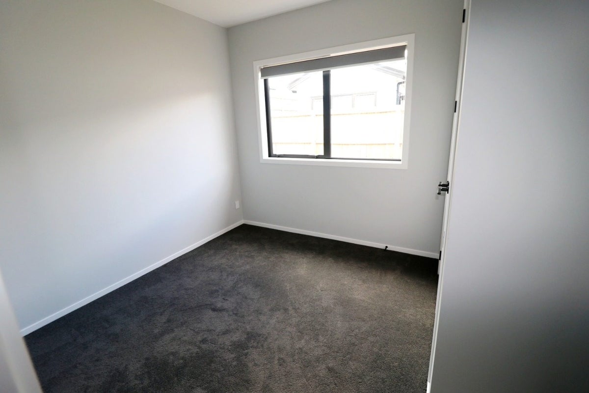 11 Mcindoe Road, Kumeu - Carousel 10