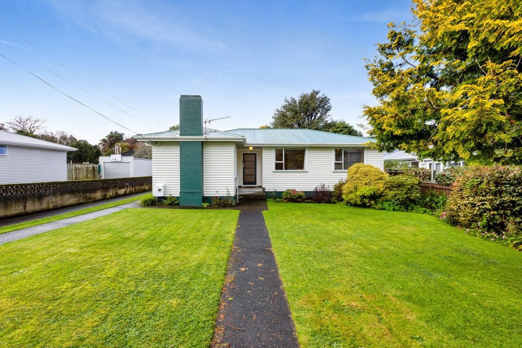 77 Bayly Road, Blagdon, New Plymouth - Carousel 2