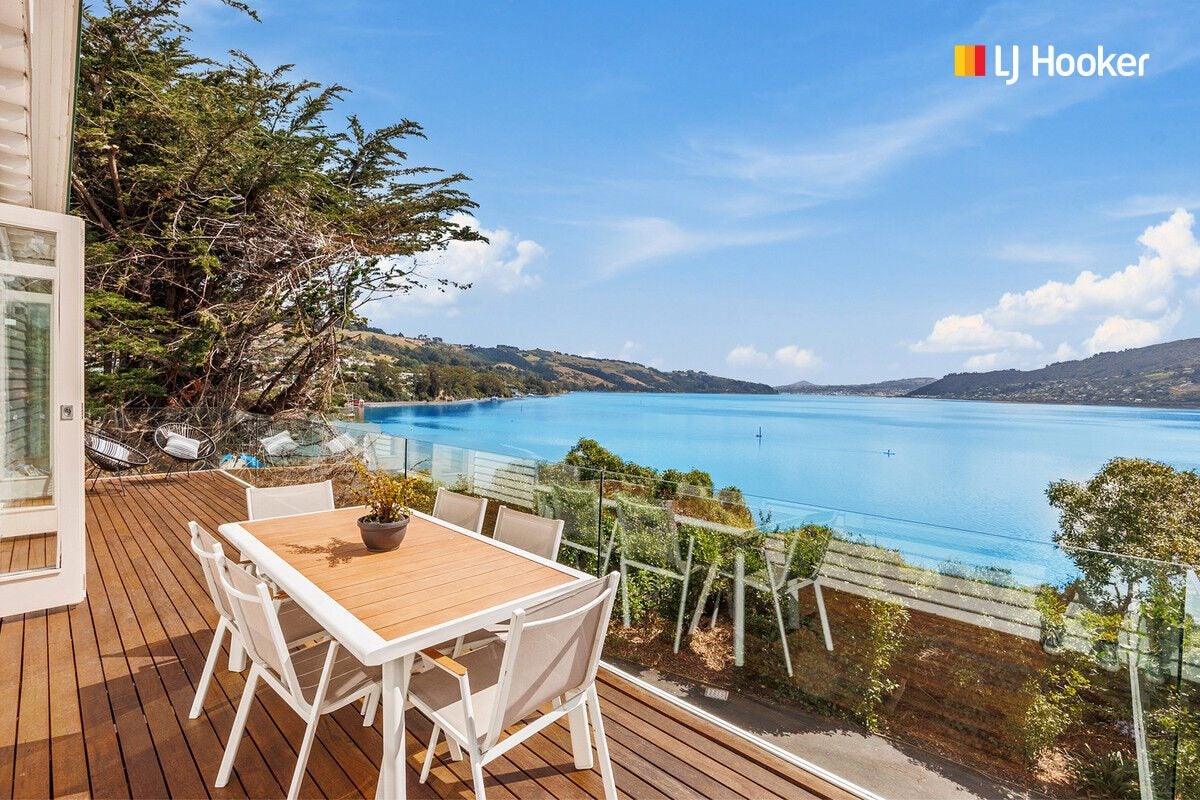 7 Ngaio Street, Macandrew Bay, Dunedin - Carousel 1