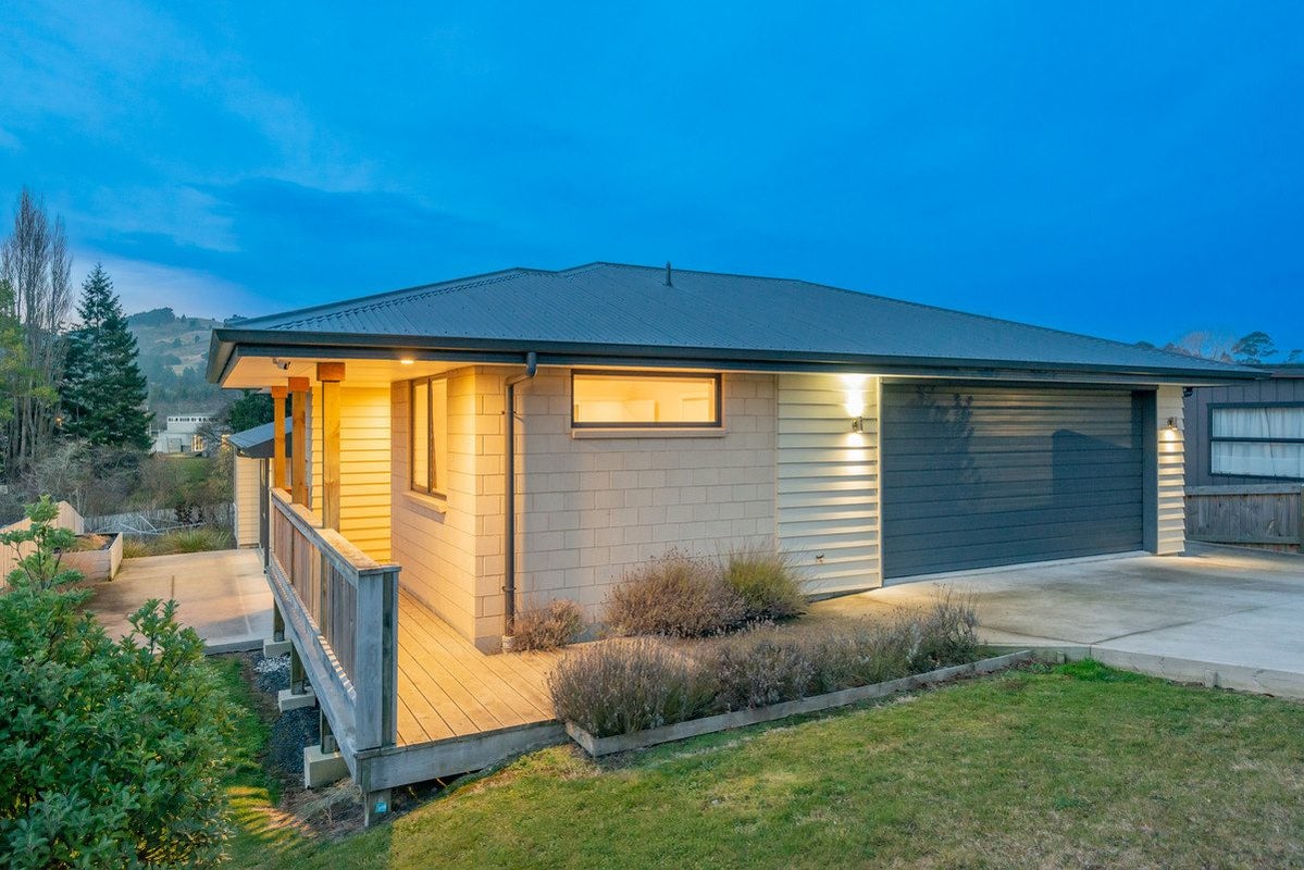 35 Grandvista Drive, Green Island, Dunedin - Carousel 1