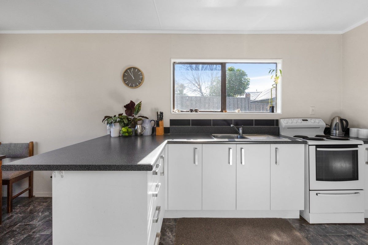 13 Beveridge Place, Greenmeadows, Napier - Carousel 2
