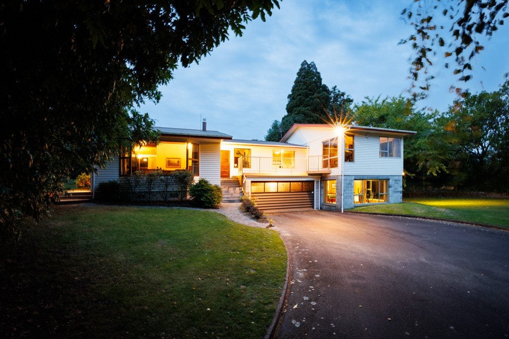 10 Epsom Road, Hokowhitu, Palmerston North - Carousel 1