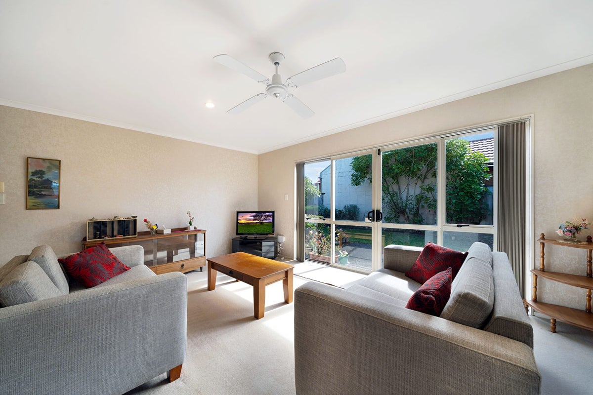 172 Waitemata Drive, Ranui, Auckland - Carousel 2