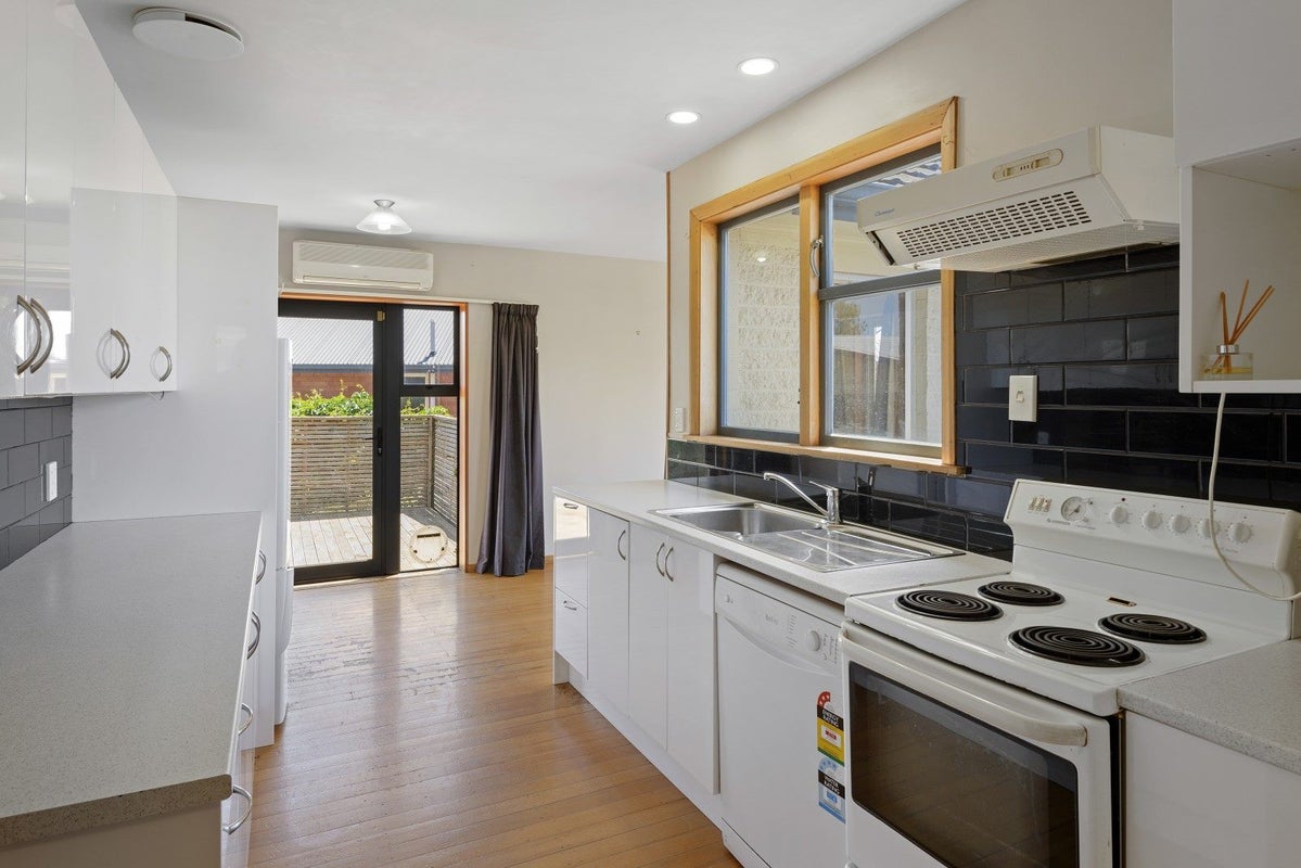 52 Lambeth Crescent, Redwood, Christchurch - Carousel 2