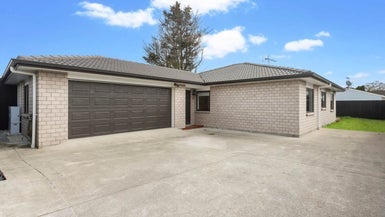 10A Oxford Road, Manurewa, Auckland - Carousel 1
