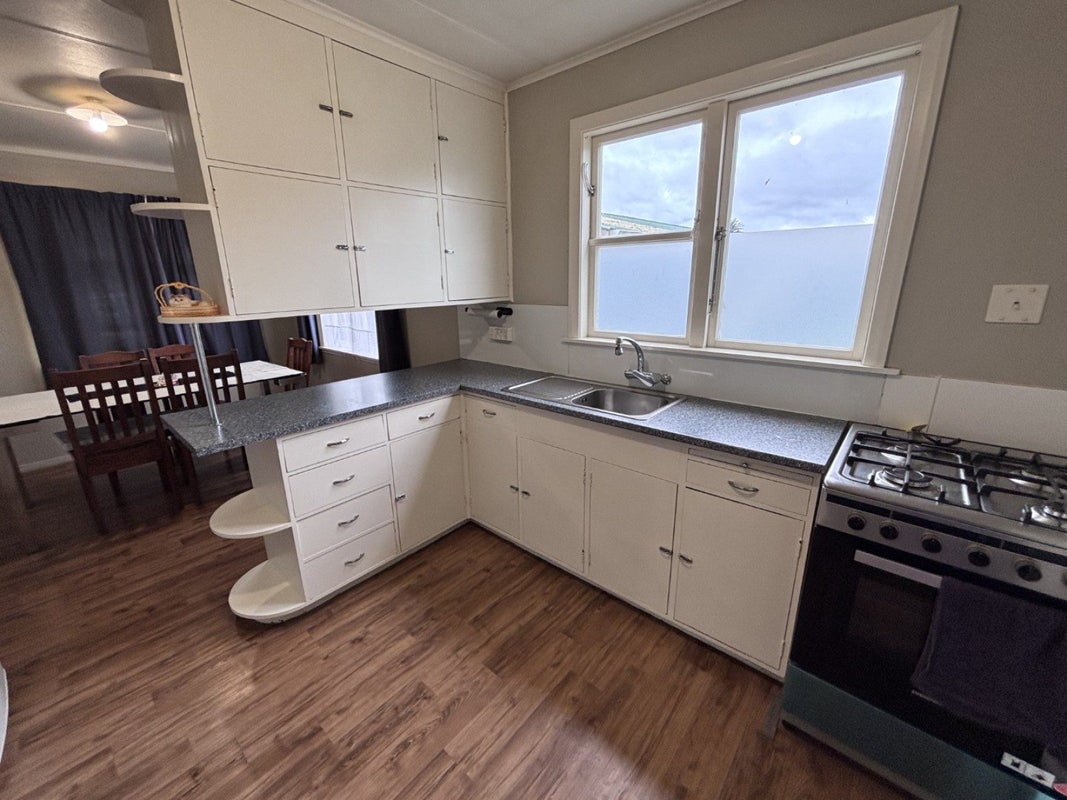 27 Duff Crescent, Highbury, Palmerston North - Carousel 2
