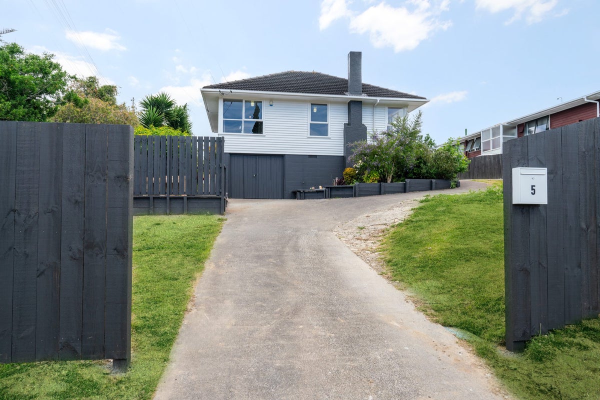 5 Stainton Place, Otara, Auckland - Carousel 1