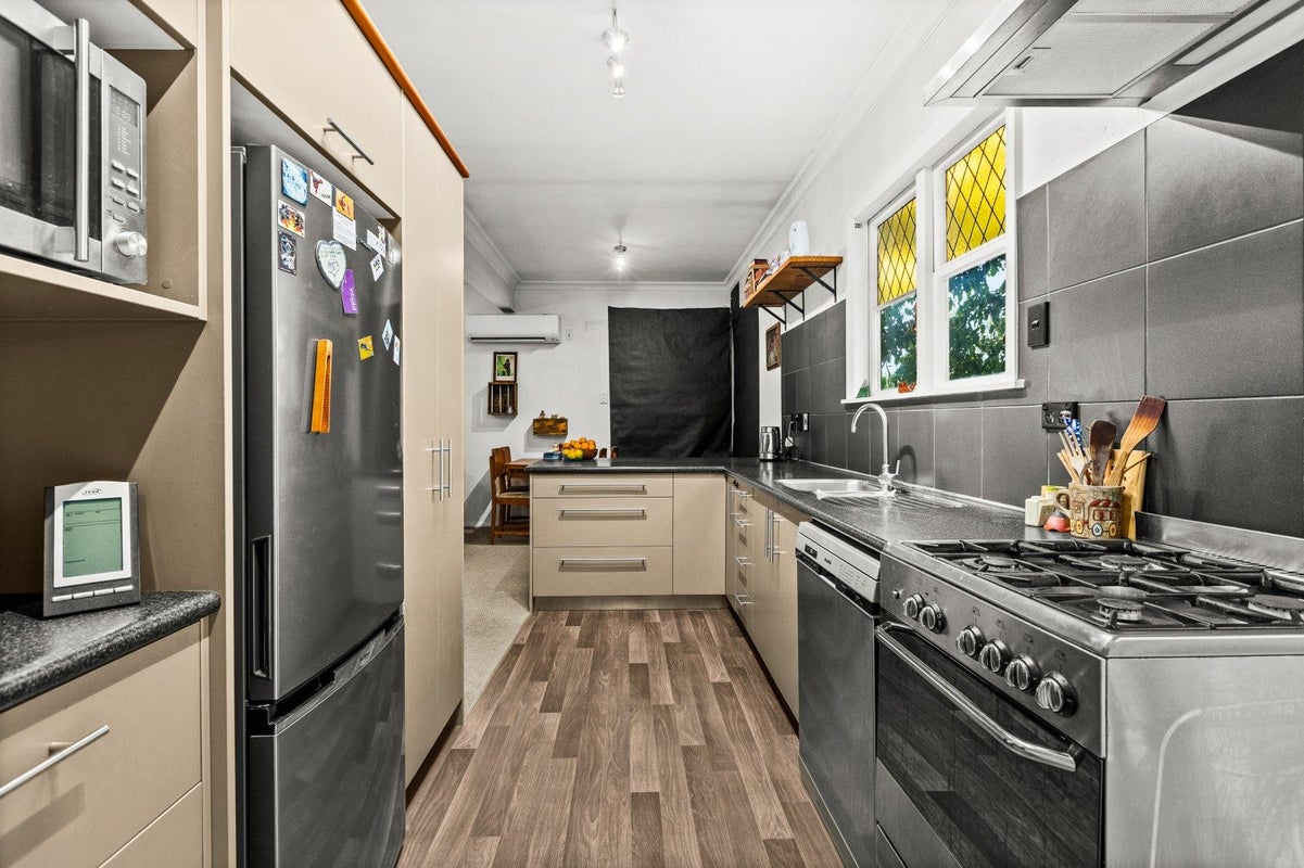512 Pepper Street, Saint Leonards, Hastings - Carousel 2