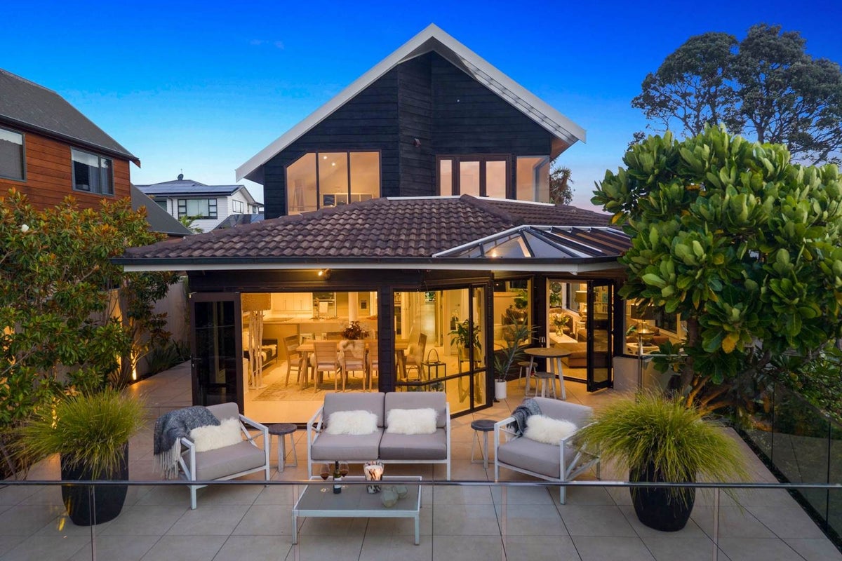 77 The Terrace, Herald Island, Auckland - Carousel 2