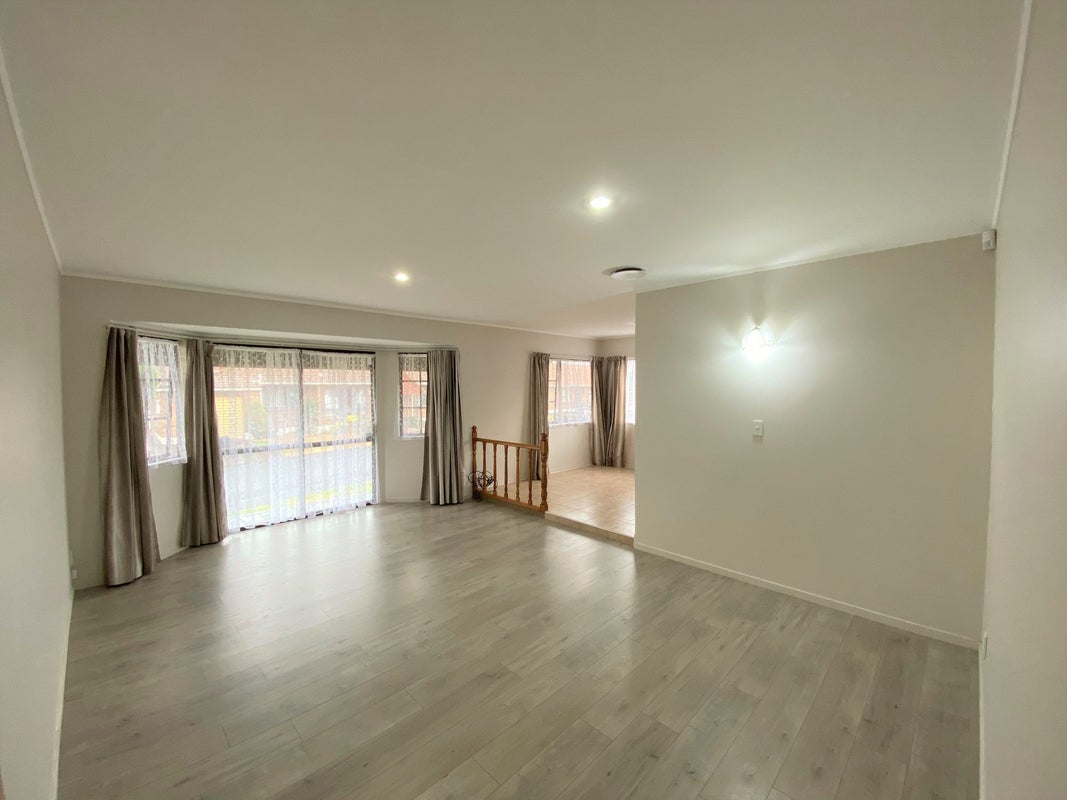 18 Bosnyak Drive, Te Atatu South, Auckland - Carousel 2