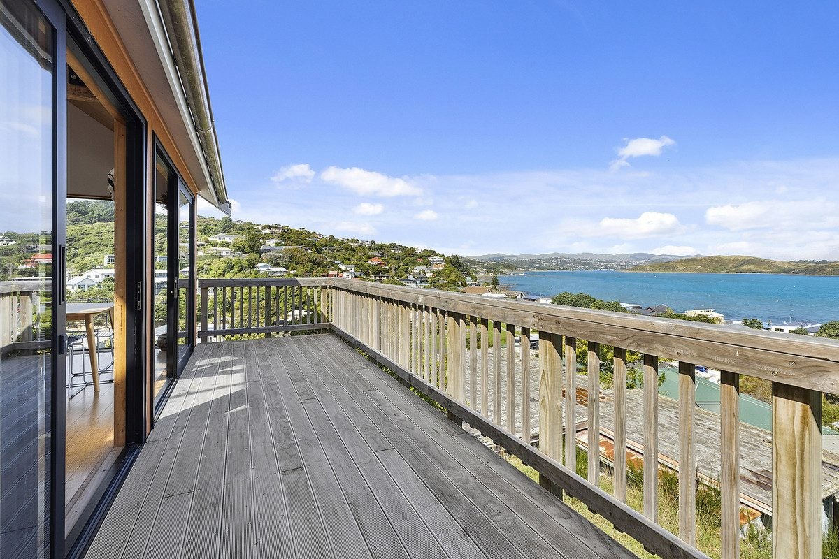 13 Airlie Road, Plimmerton, Porirua - Carousel 2