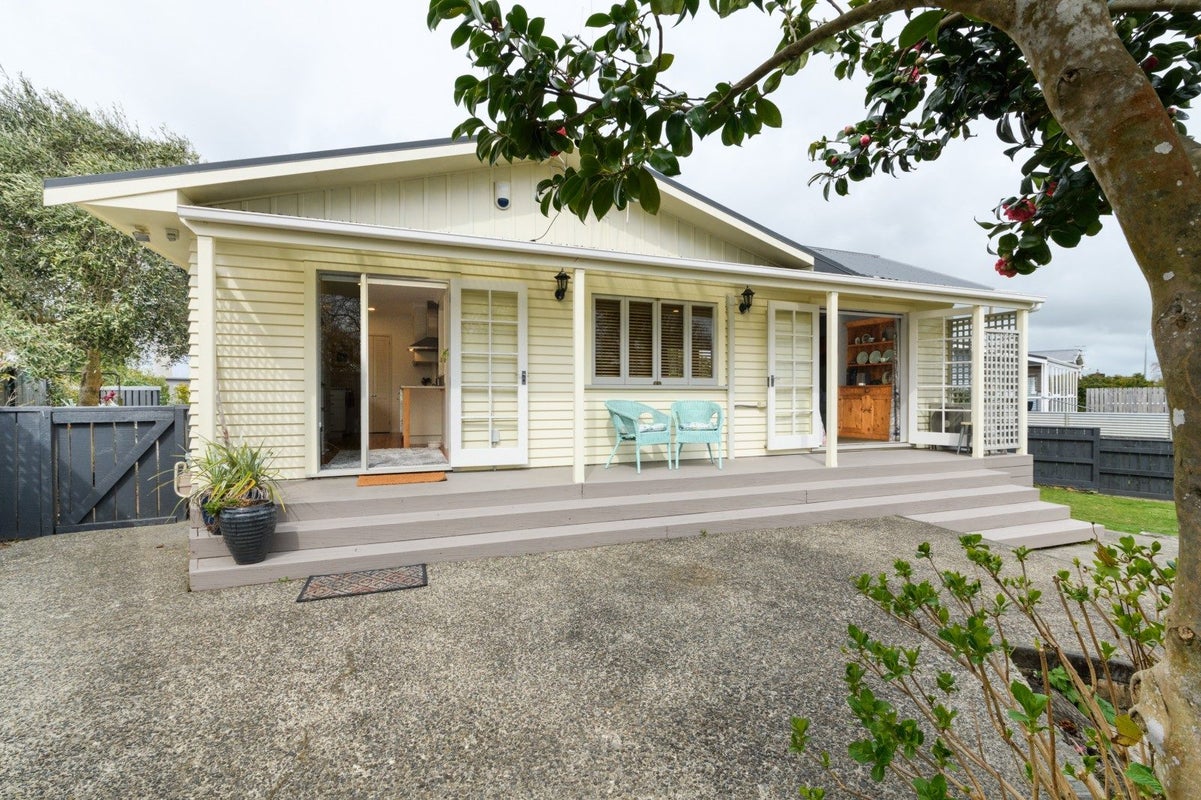42 Long Melford Road, Awapuni, Palmerston North - Carousel 1
