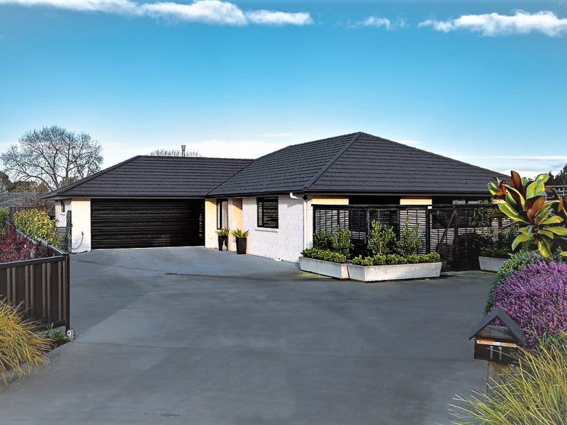 11 Dove Place, Holmes Hill, Oamaru - Carousel 1