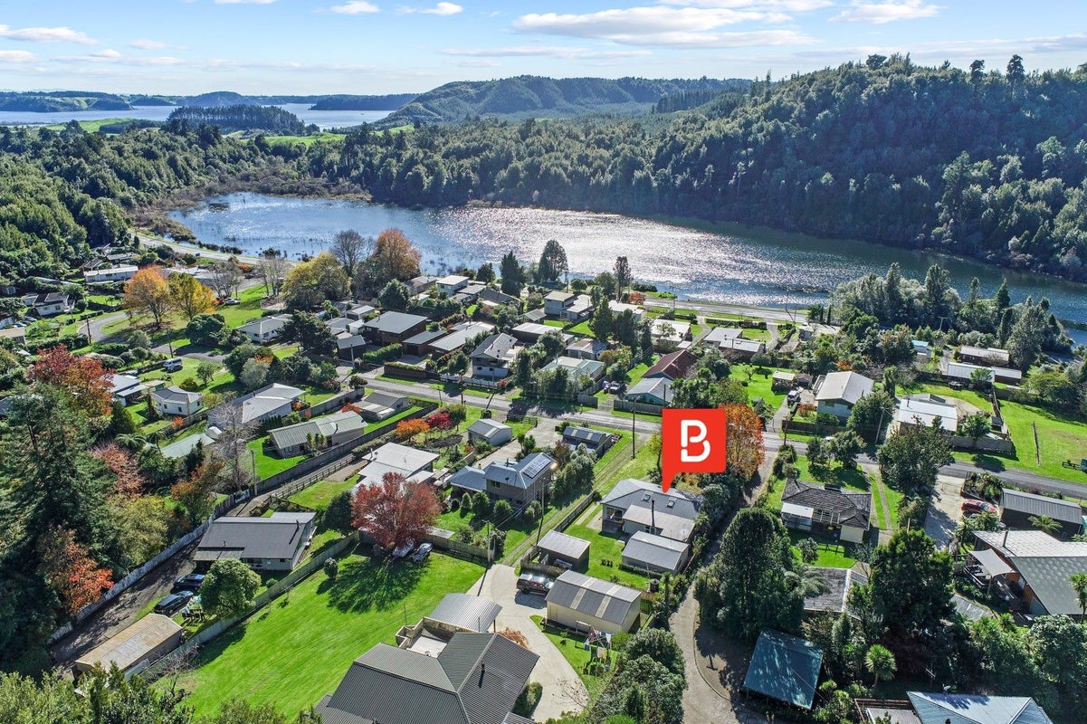 42 Oxford Road, Lake Rotoma - Carousel 2