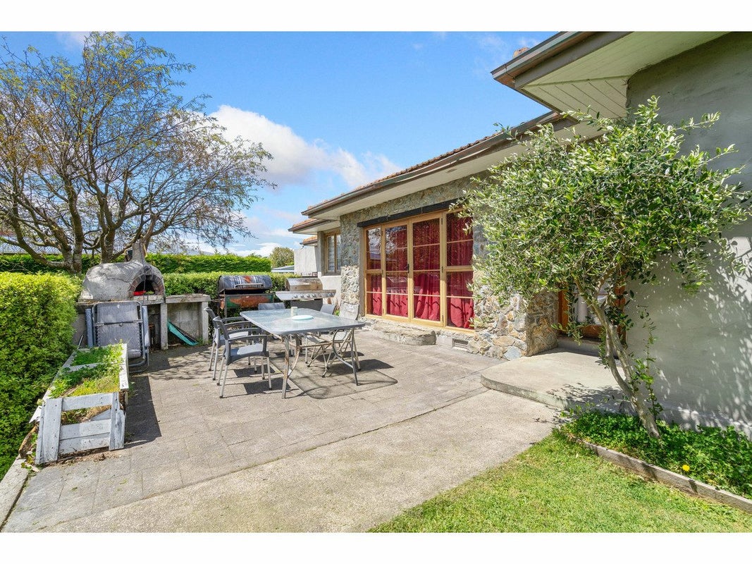 605 Tay Street, Hawthorndale, Invercargill - Carousel 1