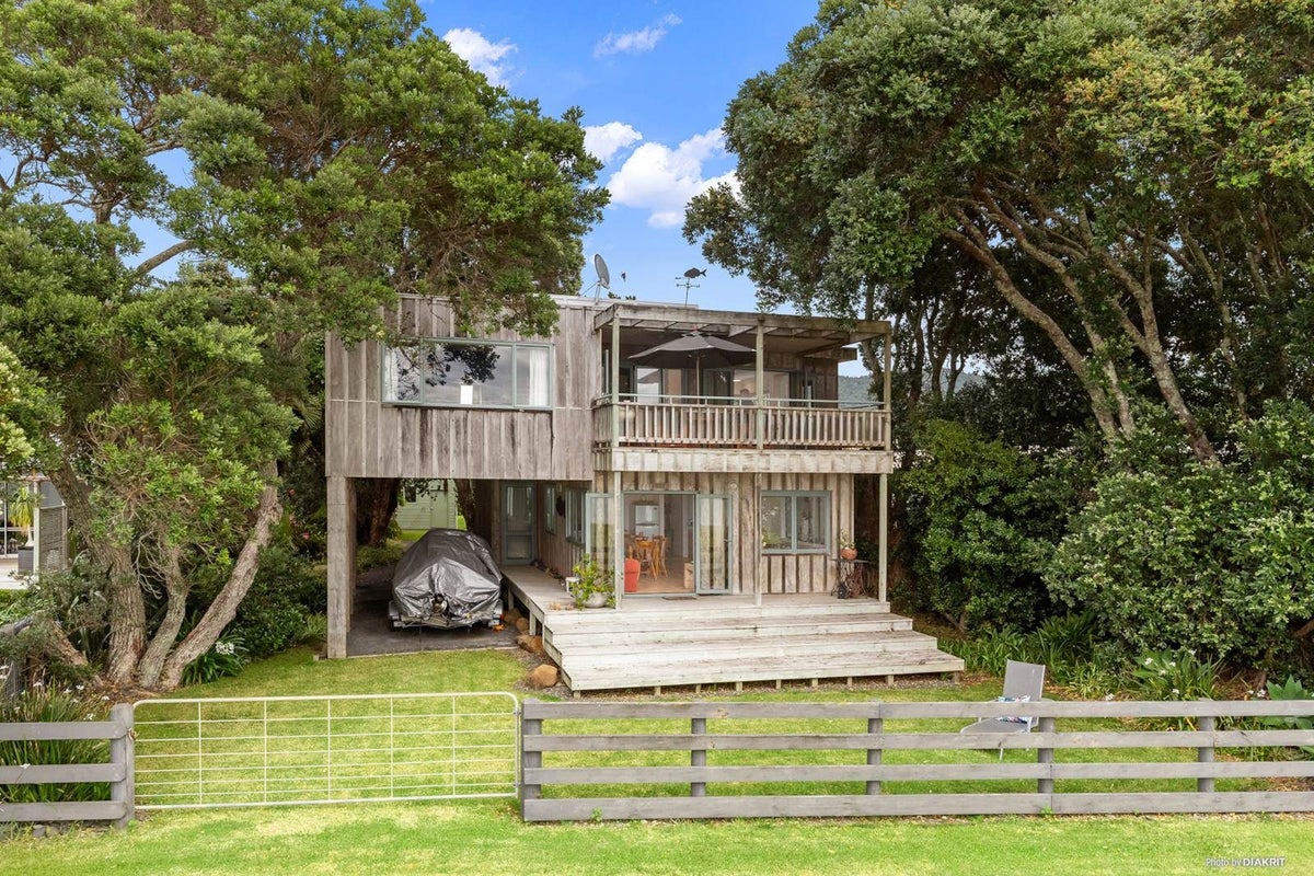 1684 East Coast Road, Kaiaua, Franklin, Auckland - Carousel 1