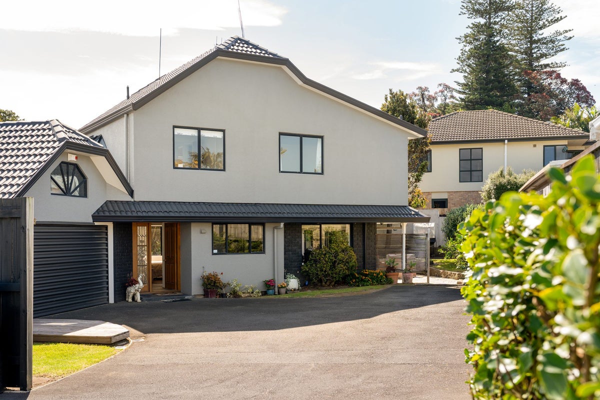 21B Burrows Street, Tauranga South, Tauranga - Carousel 1
