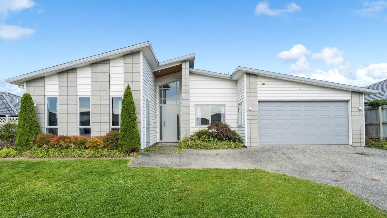 17 Kuawa Drive, Kumeu - Carousel 1