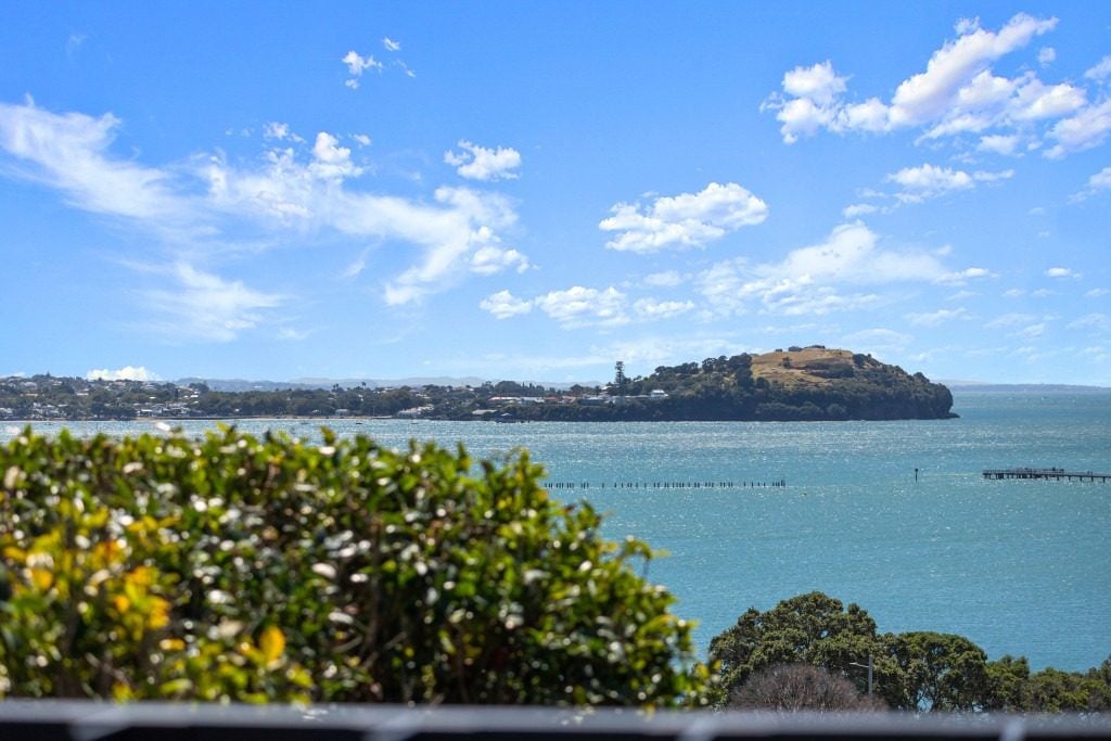 1/15 Karori Crescent, Orakei, Auckland - Carousel 2