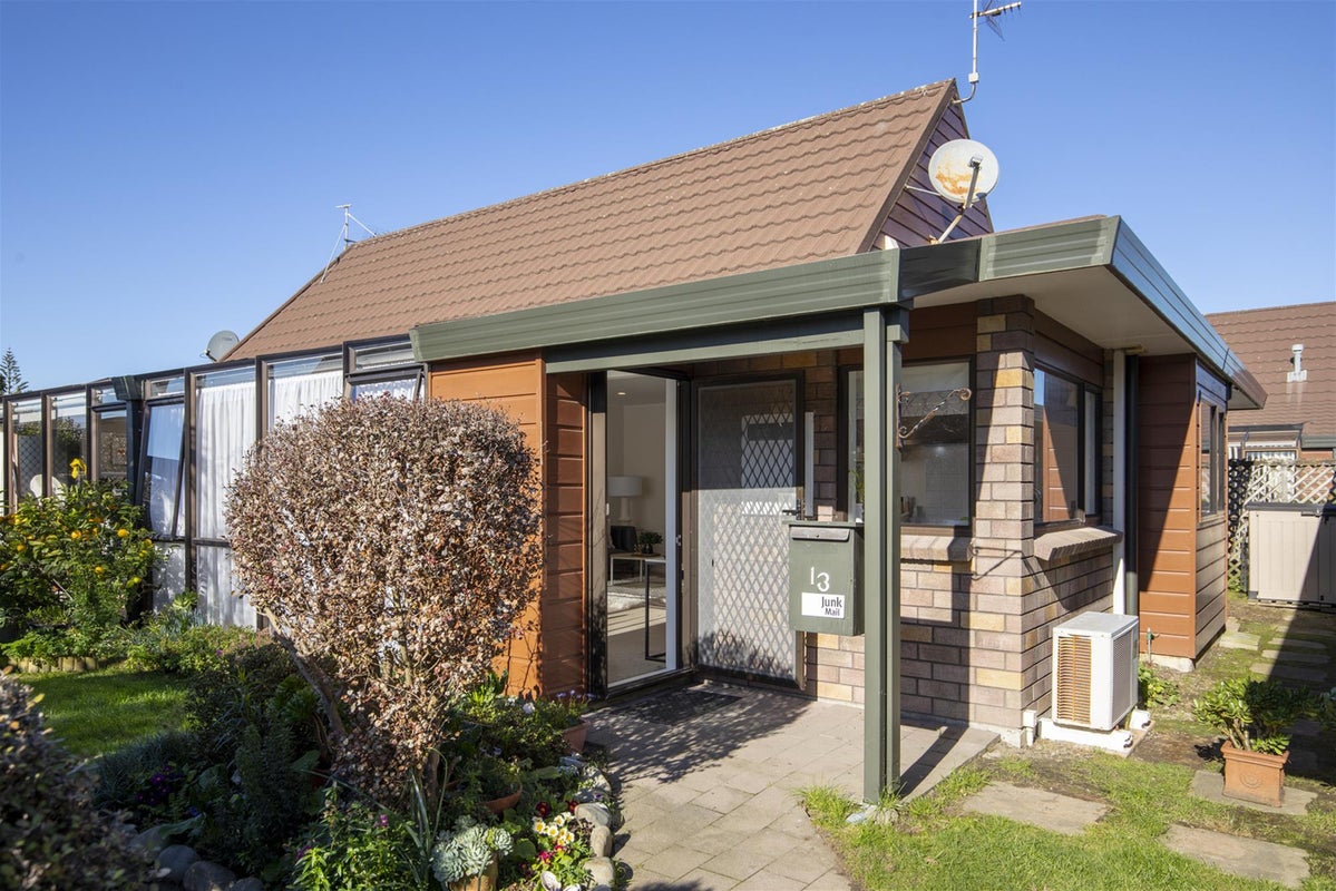 13/18 King Street, Petone, Lower Hutt - Carousel 10