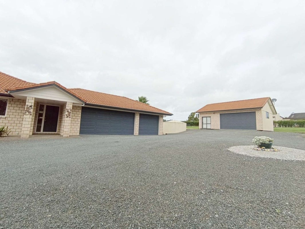 207 Pine Valley Road, Silverdale - Carousel 2