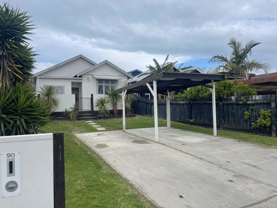 90 Awapuni Road, Awapuni, Gisborne - Carousel 1