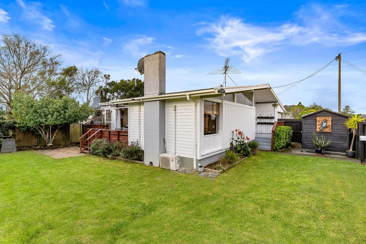 1 Frizell Street, Beach Haven, Auckland - Carousel 1