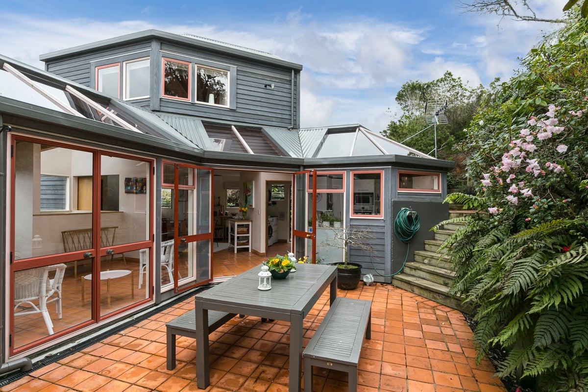 70 Hatton Street, Karori, Wellington - Carousel 2
