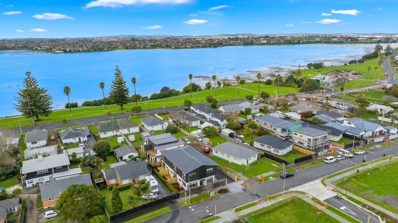 12 Pirangi Street, Point England, Auckland - Carousel 22