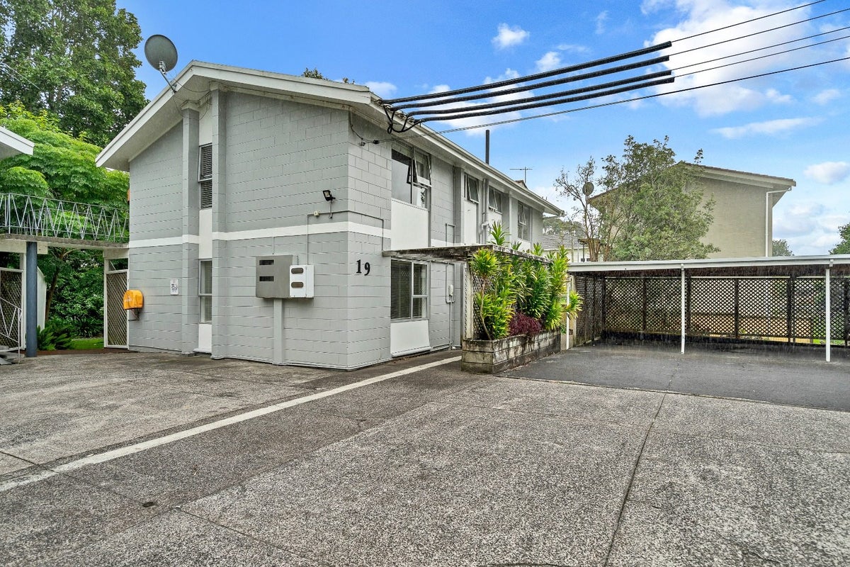 19F Taupata Street, Mount Eden, Auckland - Carousel 12