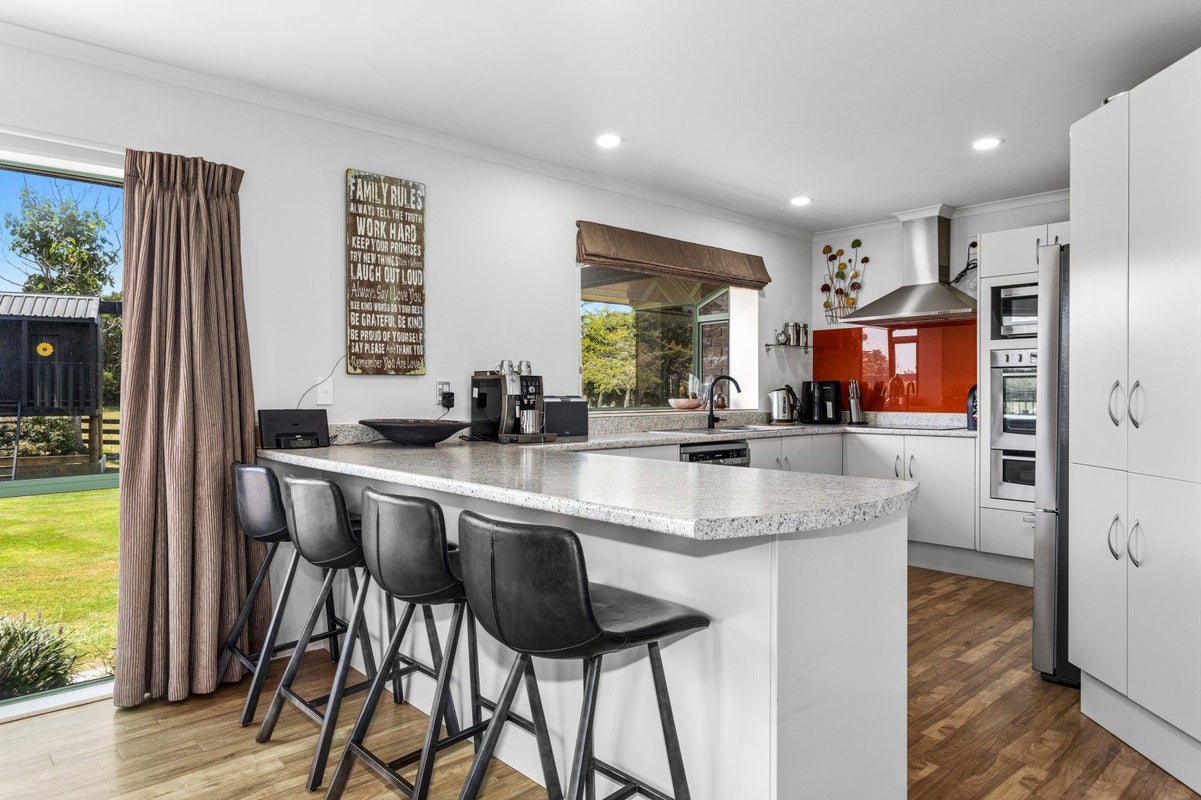 27 Putiki Road, Edgecumbe, Whakatane - Carousel 2