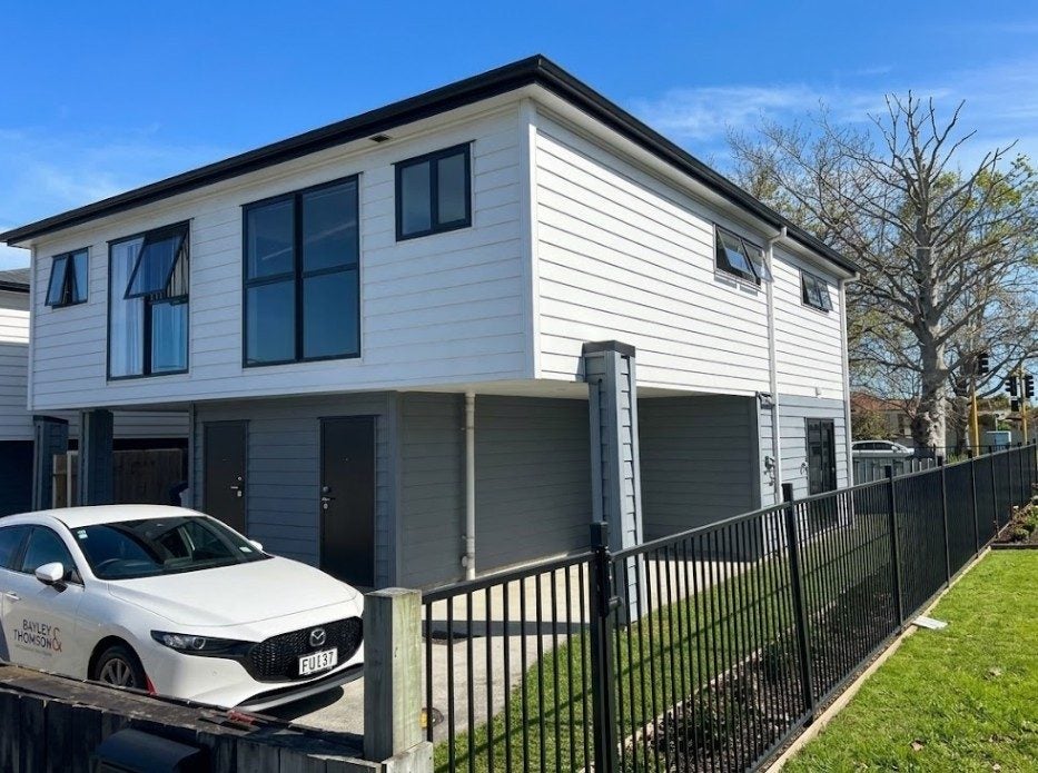 1/2 Donnell Avenue, Favona, Auckland - Carousel 1