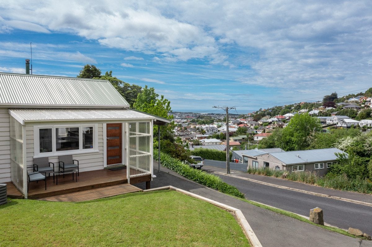 9 Ballance Street, Caversham, Dunedin - Carousel 1