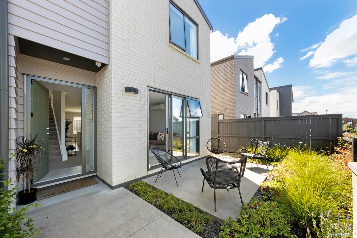 13 Waenganui Road, Hobsonville, Auckland - Carousel 1