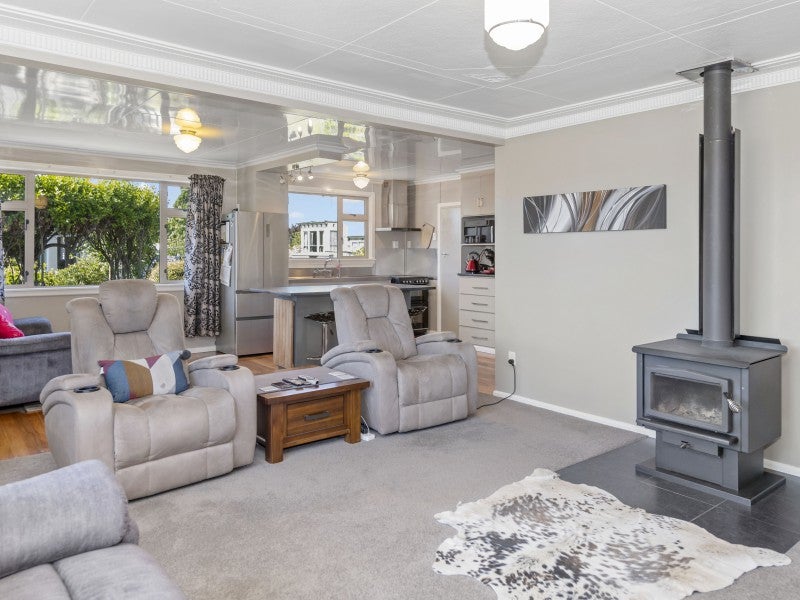 7 Frome Street, Oamaru North, Oamaru - Carousel 2