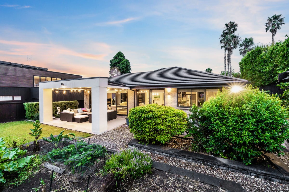 42 Kildare Avenue, Glendowie, Auckland - Carousel 1