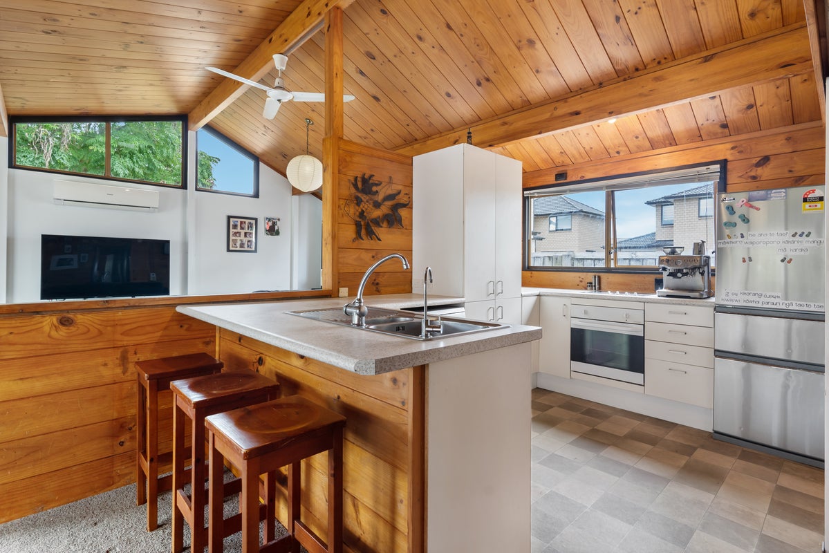 2B Murray Road, Te Atatu Peninsula, Auckland - Carousel 2