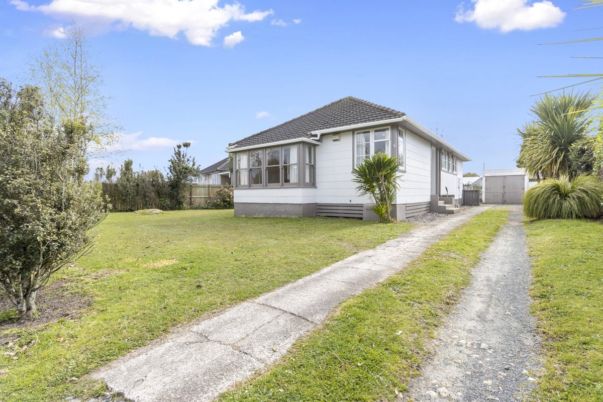 6 Paul Crescent, Fairfield, Hamilton - Carousel 1