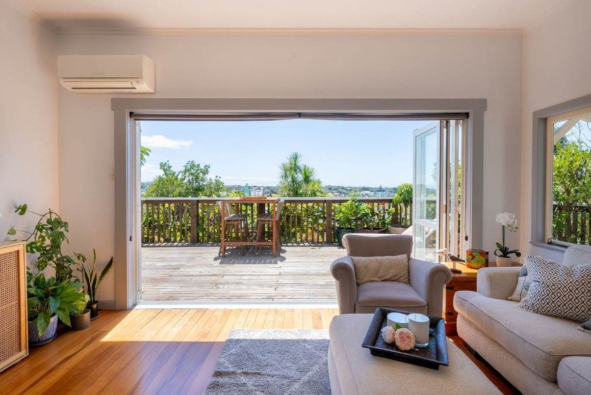 15 Kowhai Road, Mairangi Bay, Auckland - Carousel 1